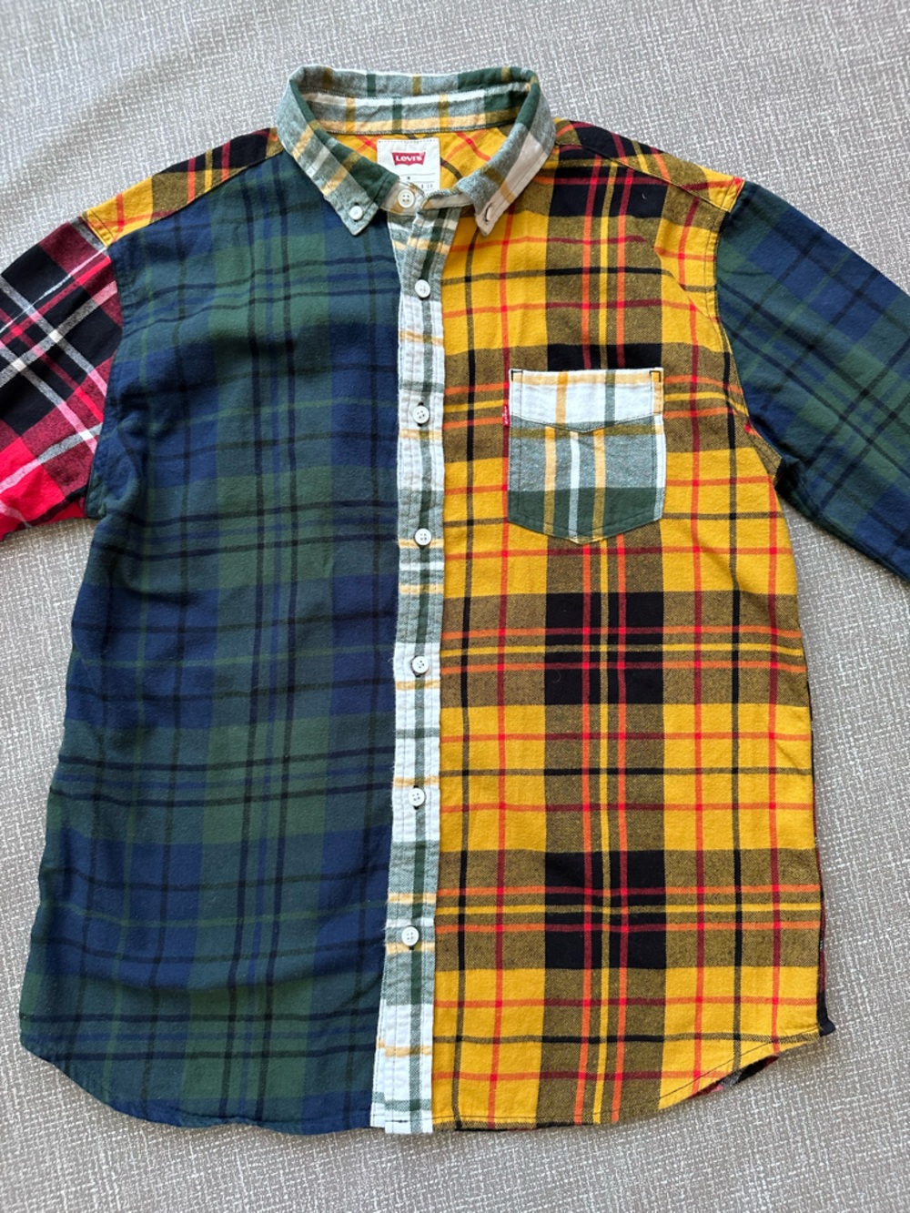 Levi’s Men’s Patchwork Plaid Button-Down Shirt Size Medium